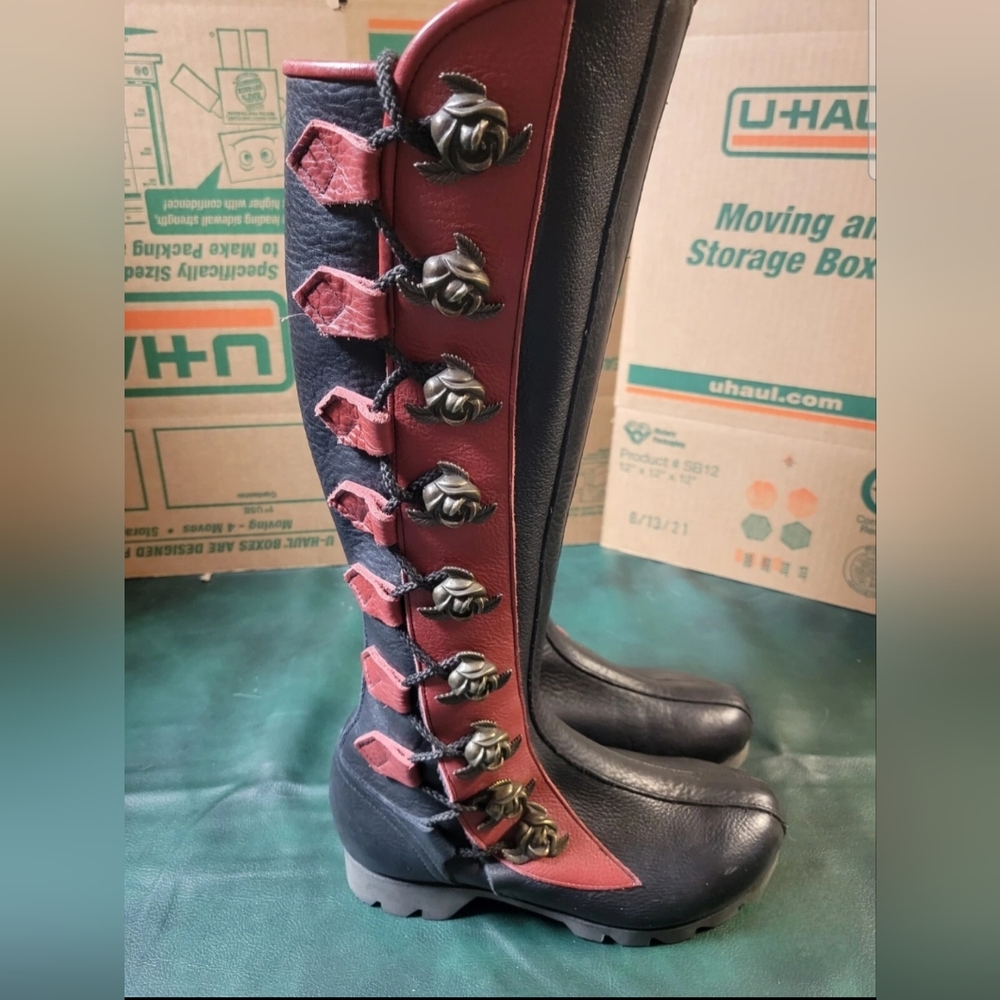 Son Of Sandlar Elegant Black and Red Lace-Up Women's Boots SIZE 9.